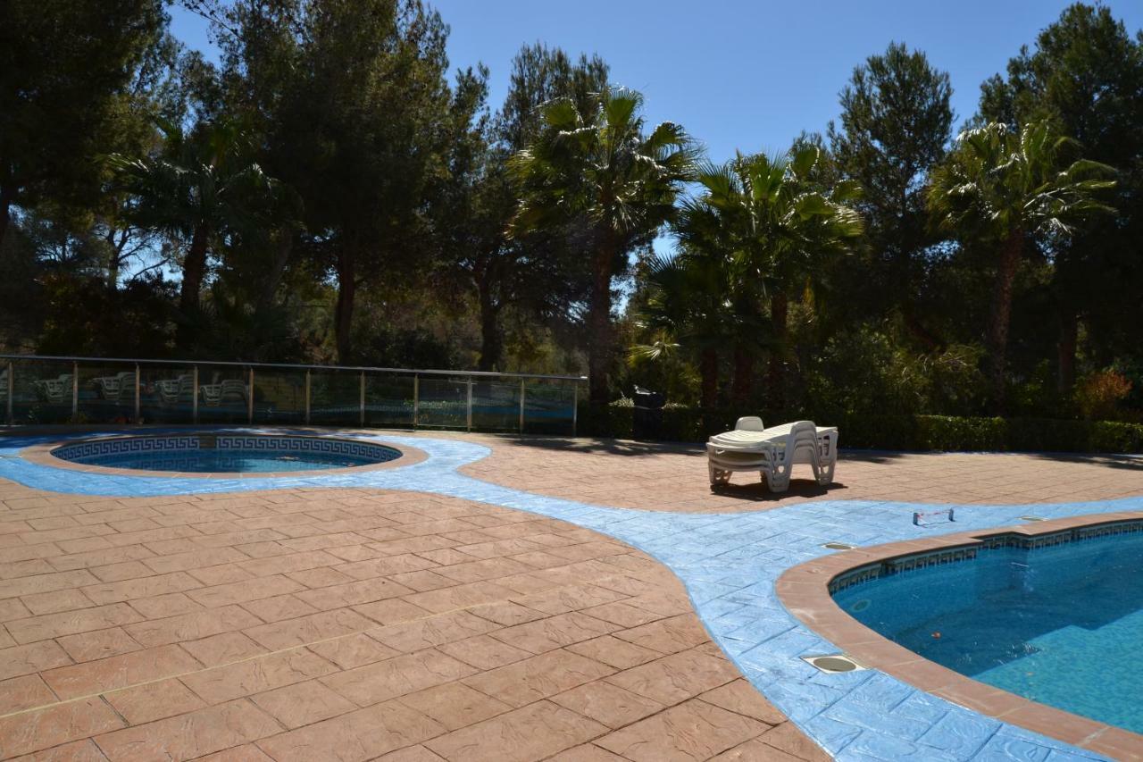 Lovely Familiar Apartment With Pool In Cap Salou Eksteriør billede